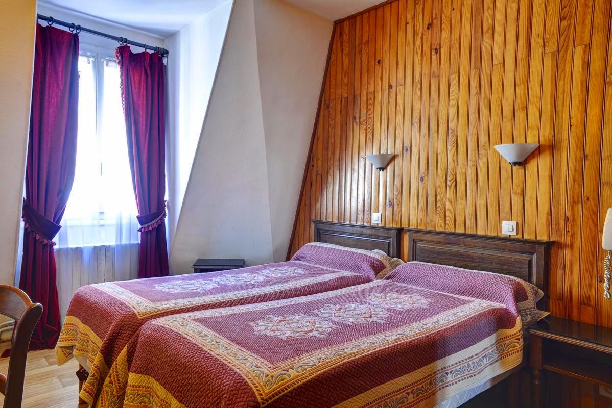 Cheap Hotel in Paris 75009